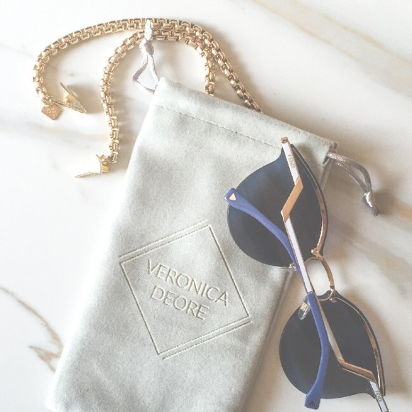 Gold Rope Sunglasses Chain - Picture 3 of 5